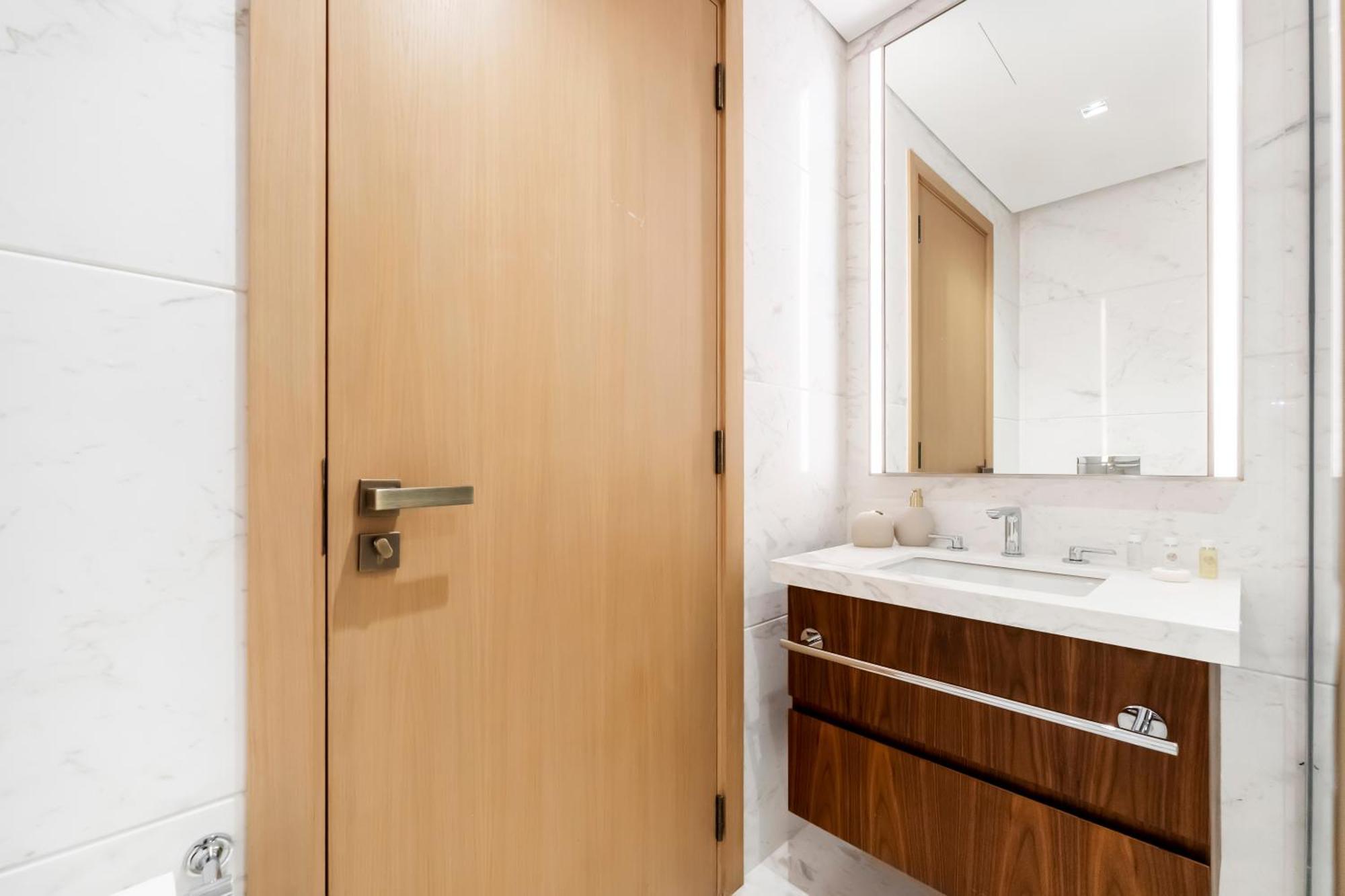 Fam Living - Rp Heights - 3 Mins Walk To Burj Khalifa & Dubai Mall Downtown 迪拜 外观 照片